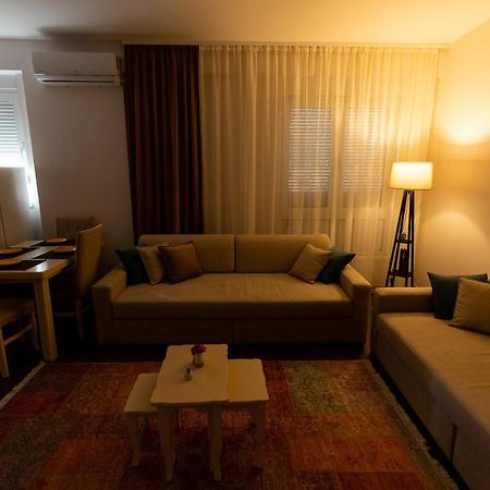 Tirana Contact Apartment Esterno foto