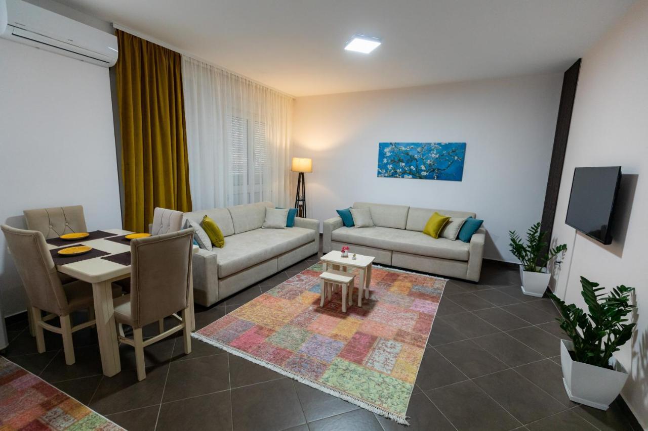 Tirana Contact Apartment Esterno foto