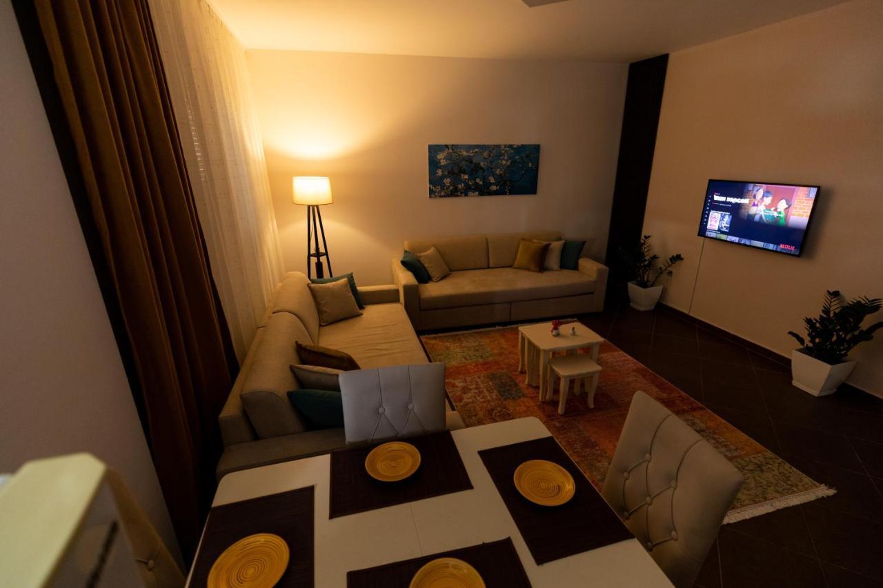Tirana Contact Apartment Esterno foto