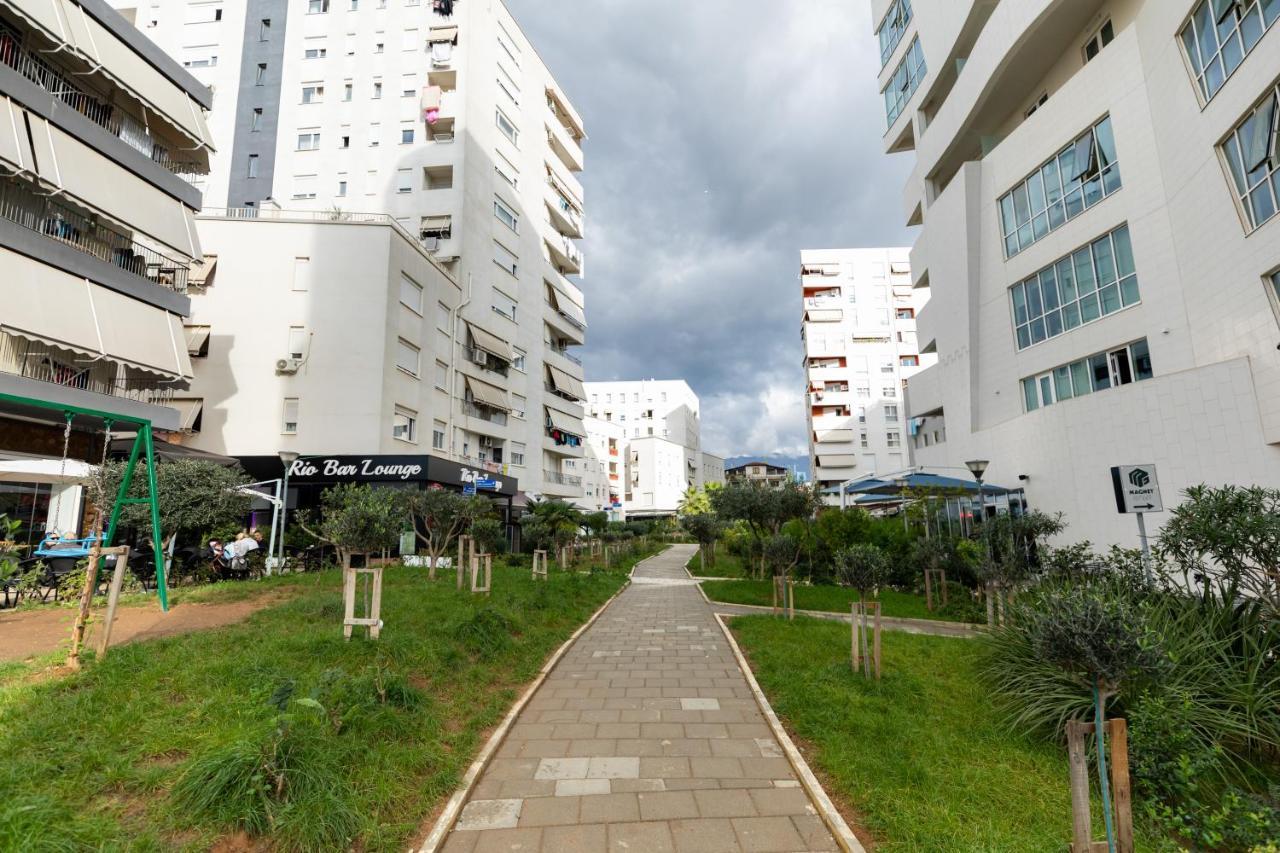Tirana Contact Apartment Esterno foto