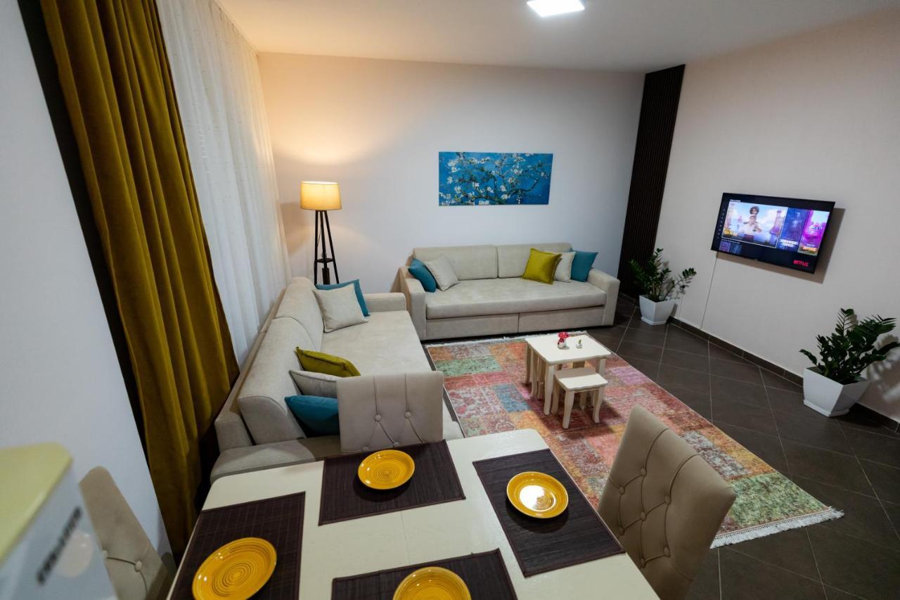 Tirana Contact Apartment Esterno foto